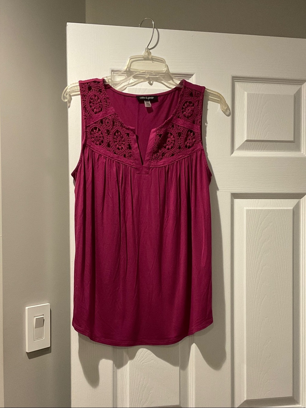 Cable & Gauge Magenta Crochet Yoke Sleeveless Tank